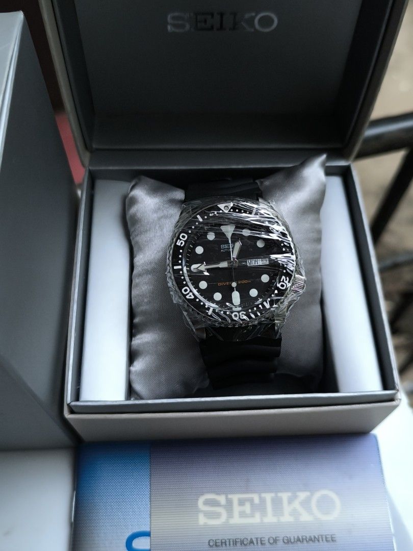 UNUSED SEIKO SKX007K (Category: Men's Watches) located in Iriga City. Submitted by chris569 (Listing ID 1466060167, Image 1). Description: FOR SALE ❗❗ Unused / Unworn (New Old Stock) Seiko SKX007K Price: 15k 42mm case diameter 7s26 automatic movement All original, including the Z22 rubber strap with box and papers Issue: Runs when shaken but does not hold power reserve. Needs a standard service due to long-term storage. Iriga City, Camarines Sur 