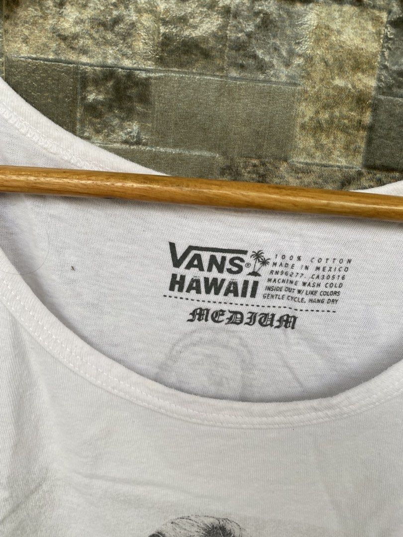 Vans White Tanktop (Category: Tshirts & Polo Shirts ) located in Santa Rosa. Submitted by thriftandwrap.2020 (Listing ID 1466103564, Image 3). Description: •𝑺𝒊𝒛𝒆:Medium •𝑪𝒐𝒏𝒅𝒊𝒕𝒊𝒐𝒏:Excellent •𝑪𝒐𝒍𝒐𝒓 𝒓𝒂𝒕𝒆:9/10 𝗠𝗶𝗻𝗲 350.
