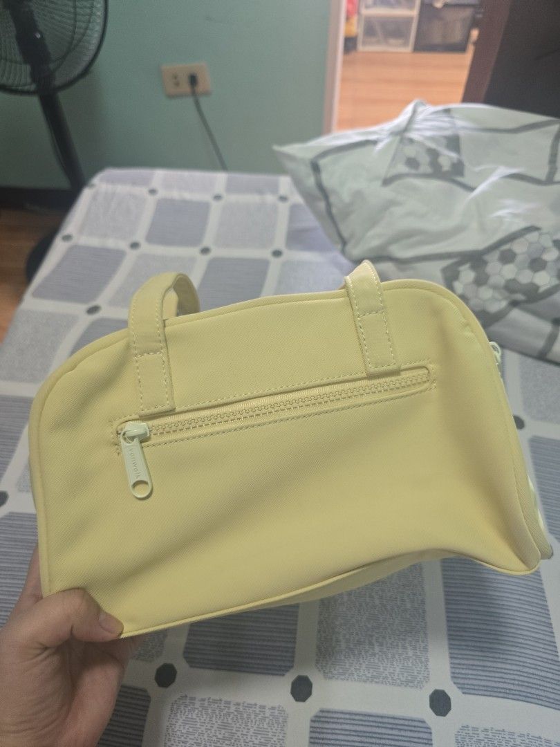 Vanwalk Shoulder bag (Category: Shoulder Bags) located in Malolos. Submitted by bueeens (Listing ID 1465970921, Image 2). Description: original vanwalk vanilla yellow shoulder bag slightly used but was stored for a long time. with slight darkening on the straps. all zippers are functioning originally bought for 1.3k+.