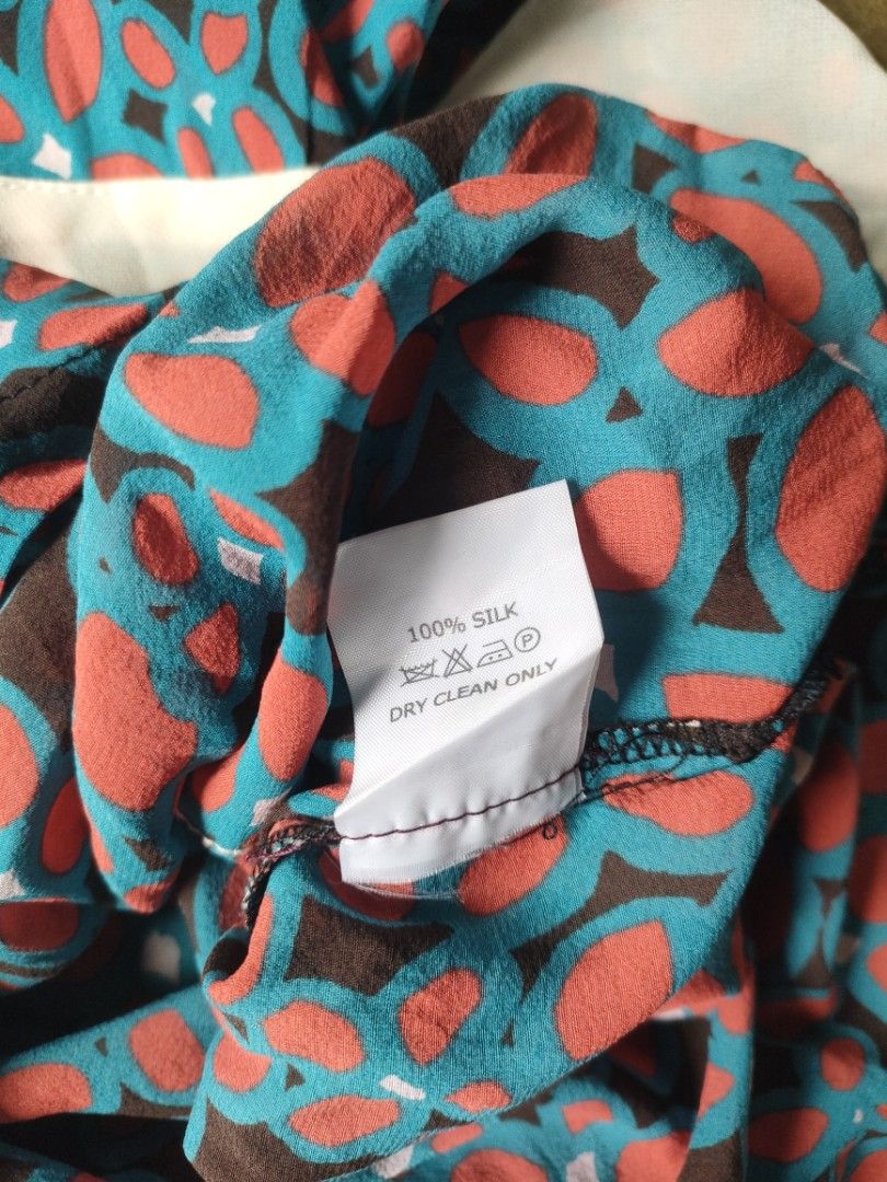 Vaudeville & Burlesque 100% Silk Blouse (Category: Blouses) located in Angeles City. Submitted by thestorageroom (Listing ID 1465988944, Image 3). Description: no issue need wash from us boxes ganda po nito 100% silk sya size s on tag offer me so i can send more info and dimensions +sf.