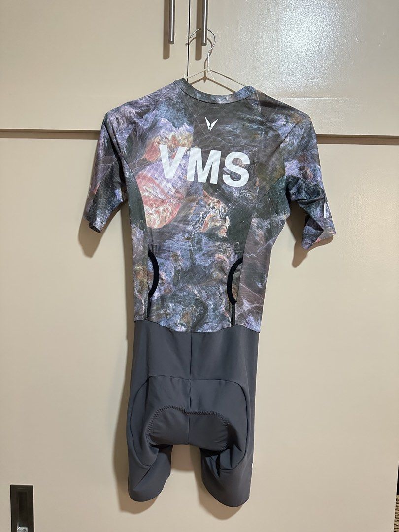 Vector Multisport VMS Trisuit (Category: Activewear) located in Muntinlupa City. Submitted by gr4ndeee (Listing ID 1465995350, Image 2). Description: Vector Multisport Trisuit Size: XS Excellent condition, worn a few times only RFS: downsizing More pics available upon request .