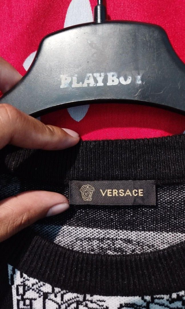 VERSACE KNITTED LONG SLEEVE (Category: Longsleeves) located in Manila. Submitted by real_rnt01 (Listing ID 1466122420, Image 3). Description: VERSACE KNITTED EXCELLENT CONDITION SIZE L DIMES 29/22 COLOR RATE 10/10 NO ISSUE ❌ LOC NOVALICHES QC AREA 📥📩📥.