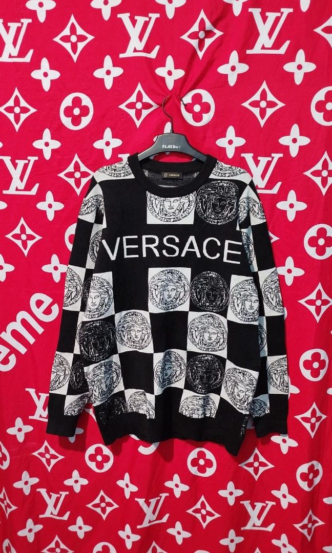 VERSACE KNITTED LONG SLEEVE (Category: Longsleeves) located in Manila. Submitted by real_rnt01 (Listing ID 1466122420, Image 1). Description: VERSACE KNITTED EXCELLENT CONDITION SIZE L DIMES 29/22 COLOR RATE 10/10 NO ISSUE ❌ LOC NOVALICHES QC AREA 📥📩📥.
