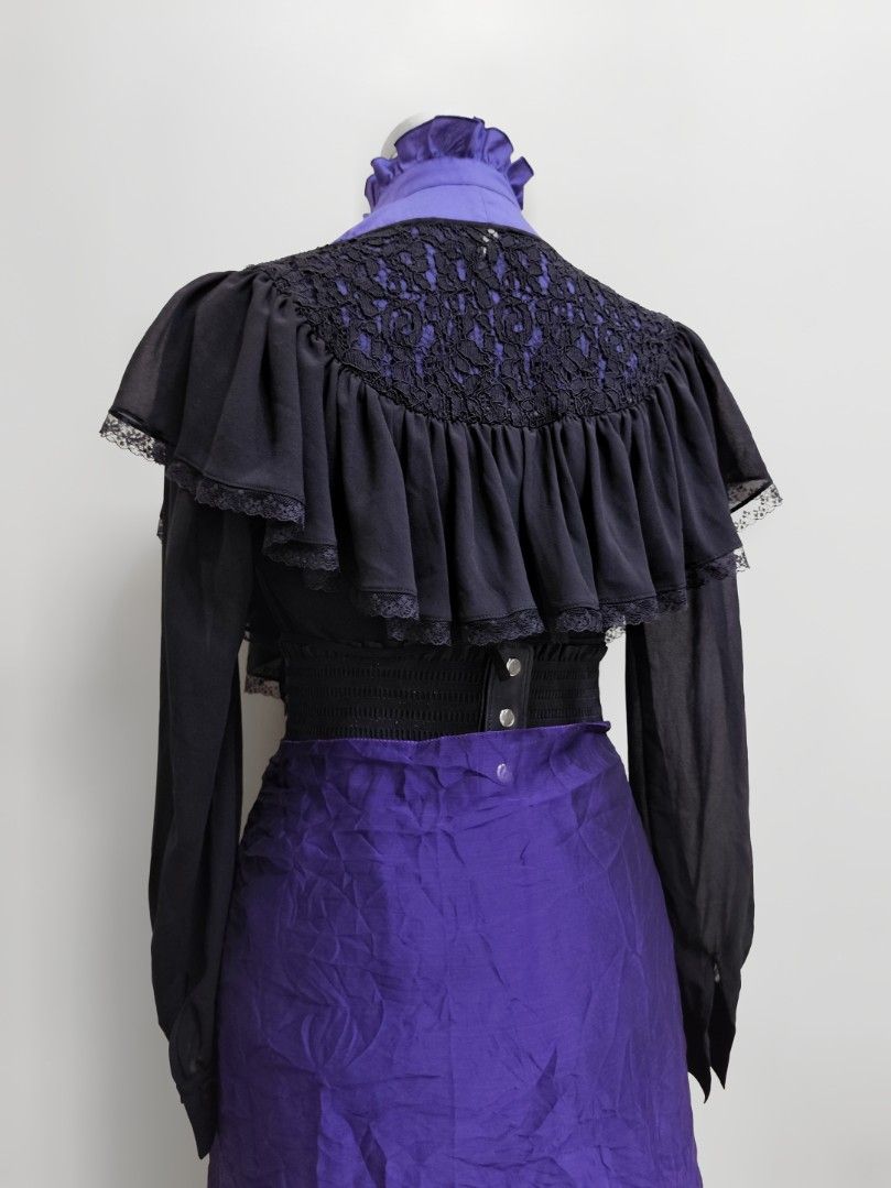 Victorian goth / Whimsigoth SET (Category: Sets or Coordinates) located in Manila. Submitted by meowl_vault (Listing ID 1466111467, Image 3). Description: Overlay purple mesh scarf Inner top cotton no issue S-M Pleated mesh skirt W: 24-36 L: 25 Bolero free size ( Need buttons ) (Corset NOT included for styling only!) ✧˖°📷 : ɪᴛᴇᴍꜱ ᴏɴ 🎠₊˚⊹♡ www.carousell.ph/u/meowl_vault 𝐑𝐄𝐀𝐃 𝐁𝐄𝐅𝐎𝐑𝐄 𝐘𝐎𝐔 𝐏𝐔𝐑𝐂𝐇𝐀𝐒𝐄 𝕳𝖆𝖓𝖉-𝖕𝖎𝖈𝖐𝖊𝖉 & 𝖕𝖗𝖊