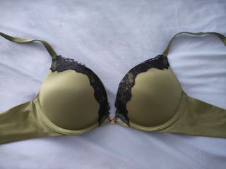 (Category: ) located in . Submitted by baccarat67 (Listing ID 1465966312, Image 1). Description: .