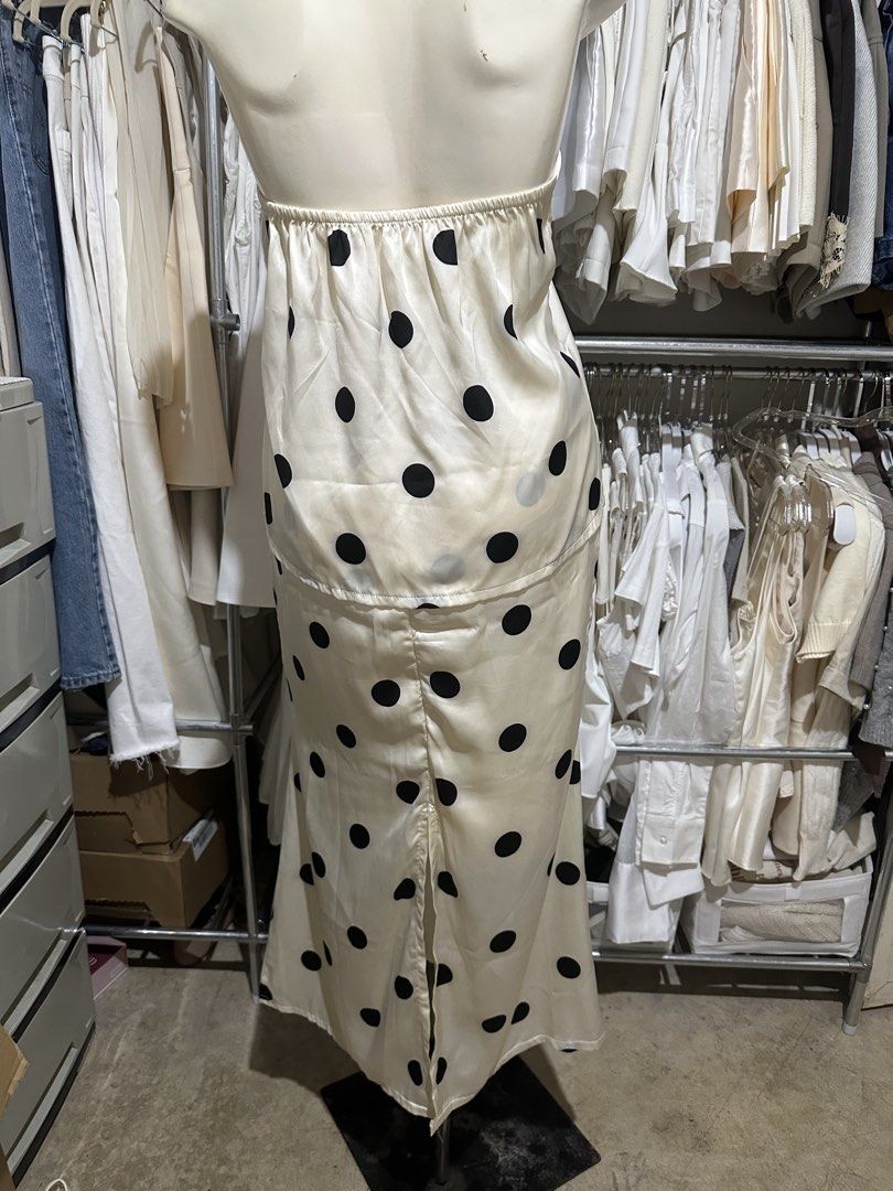 Vietnam Coords - Satin Polka Set (Category: Sets or Coordinates) located in Davao. Submitted by krau_ (Listing ID 1465969543, Image 3). Description: Lightweight satin material, this is perfect for resorts or beach. Medyo manipis po ang fabric Flaw: slight tear sa waist Never worn. Fits Small best.