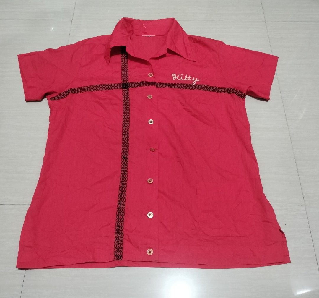 VINTAGE 60s - 70s BOWLING SHIRT (Category: Shirts) located in Sariaya. Submitted by social_animalz (Listing ID 1466125601, Image 1). Description: 21 x 27 cut tag, with few light stains sa may buttons shipping fee is not included.