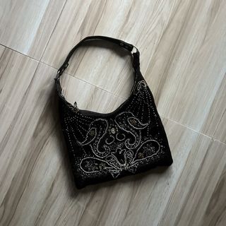 (Category: ) located in . Submitted by reborngarments_000 (Listing ID 1466056593, Image 1). Description: .