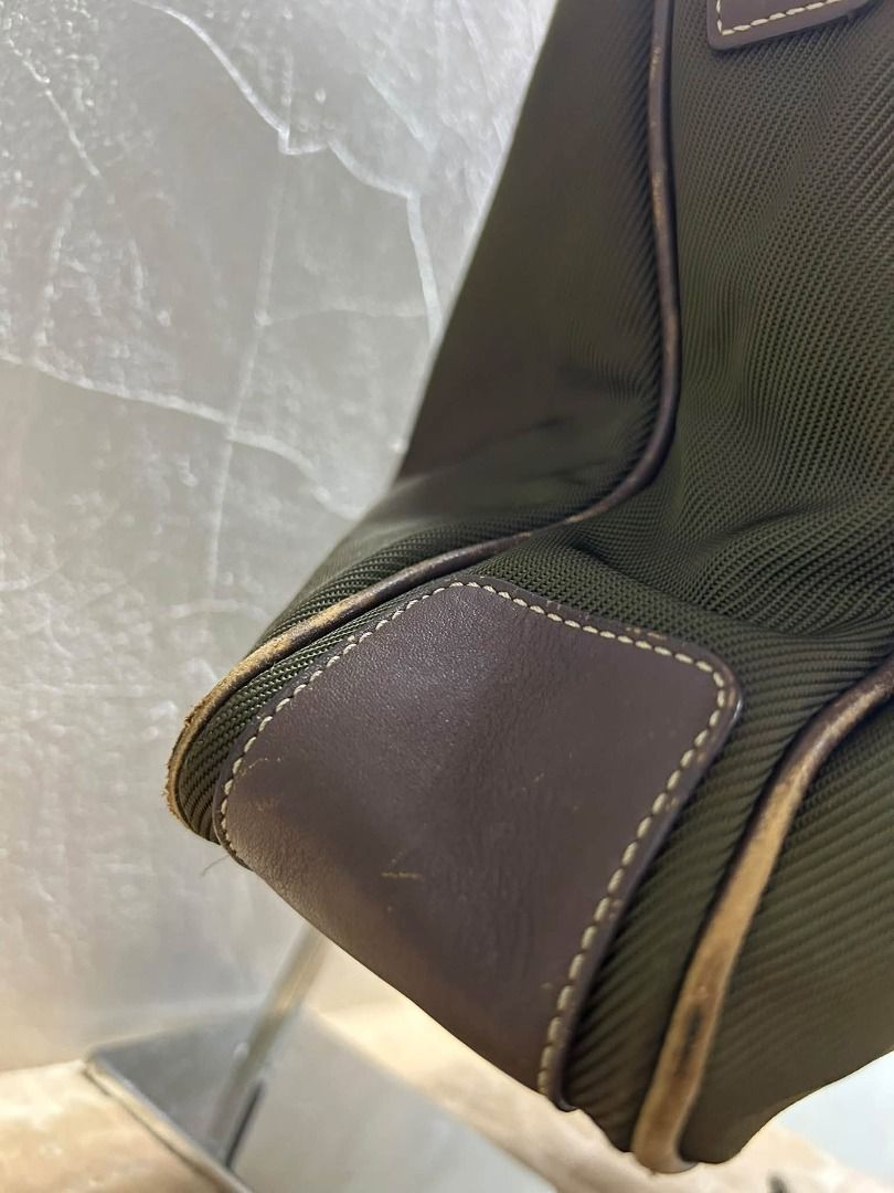 VINTAGE BEAN POLE DOCUMENT / LAPTOP BAG (Category: Laptop Bags & Sleeves) located in Caloocan City. Submitted by j3ngsanity (Listing ID 1466063221, Image 2). Description: CAN FIT 16" LAPTOP ISSUE : MINIMAL LEATHER CRACKS / FADING SIGN OF USAGE PRESITABLE PA .