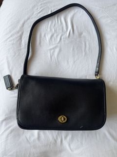(Category: ) located in . Submitted by ntv76 (Listing ID 1465974546, Image 1). Description: .