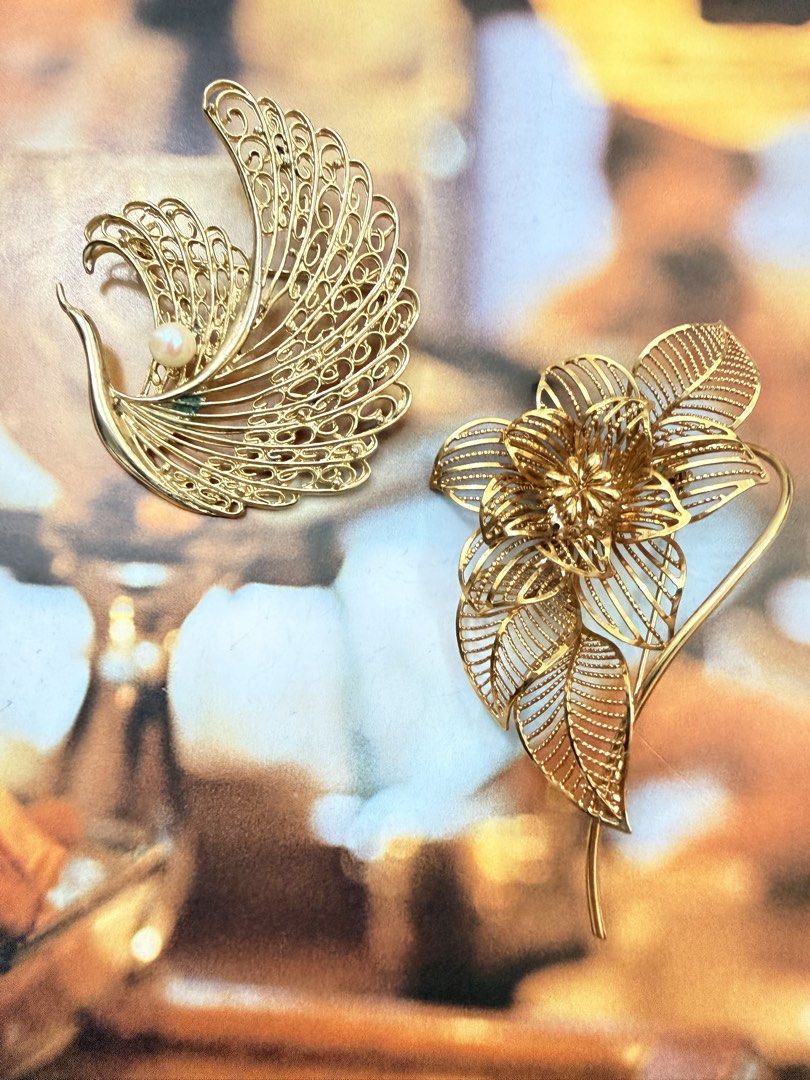 Vintage Filigree brooches (Category: Brooches) located in Pasig City. Submitted by smartshopping.ph (Listing ID 1466076758, Image 2). Description: Swan with real pearl and flower filigree brooch. Sooo nice! 800 each.