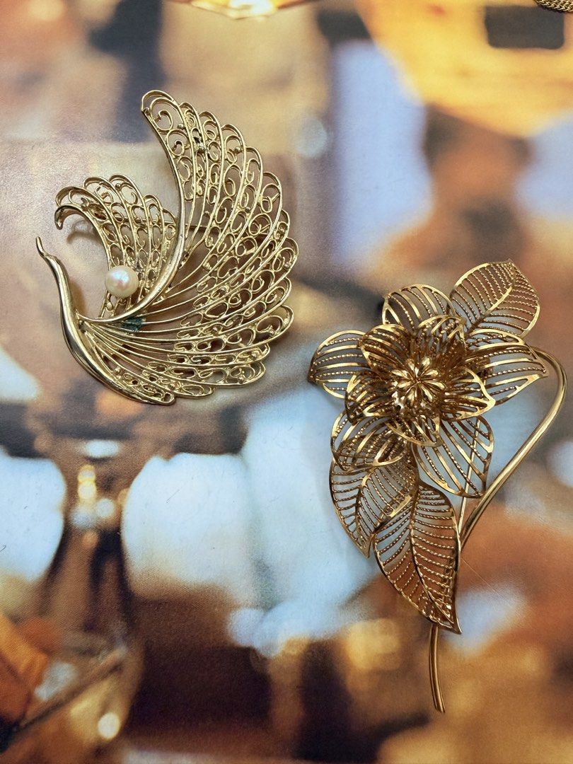 Vintage Filigree brooches (Category: Brooches) located in Pasig City. Submitted by smartshopping.ph (Listing ID 1466076758, Image 1). Description: Swan with real pearl and flower filigree brooch. Sooo nice! 800 each.