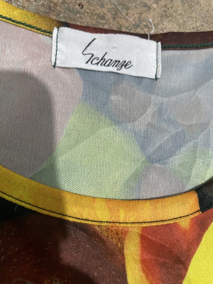 Vintage fruity print sleeveless (Category: Sleeveless) located in Davao. Submitted by mj_designervintagecurator (Listing ID 1466110696, Image 3). Description: 📌In good condition 📌best fit small to med strechable 📌bust 32 - armhole 15- length 21 inches.