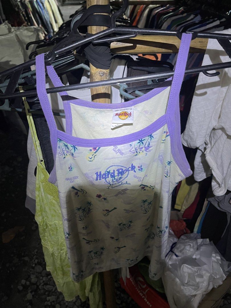 Vintage hard rock cafe y2k blouse (Category: Blouses) located in Bulacan. Submitted by arjoeocano-36257 (Listing ID 1465987830, Image 2). Description: Vintage hard rock cafe y2k blouse No issue 450 php Loc: bulacan.