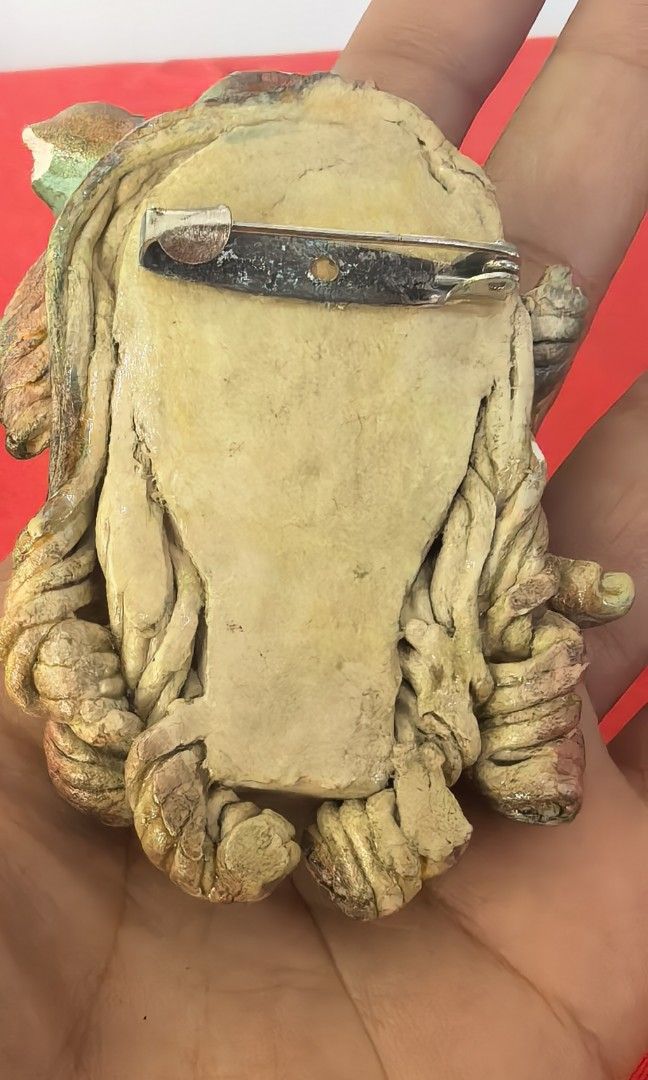 Vintage lady brooch Japan (Category: Brooches) located in Tuguegarao City. Submitted by zenphoenix-7ad615 (Listing ID 1466031166, Image 3). Description: Japan brooch Woman face.