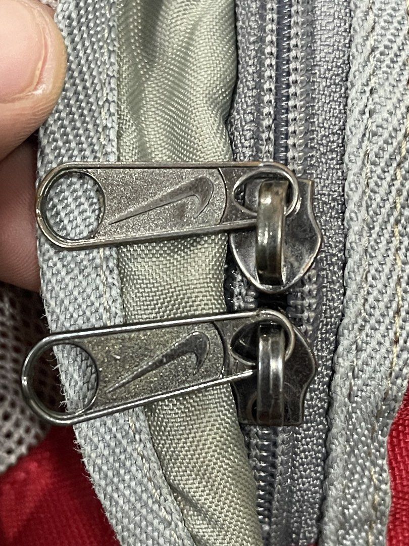 vintage nike (Category: Belt bags, Clutches and Pouches) located in Calamba. Submitted by thriftingoverload (Listing ID 1466076477, Image 3). Description: plus shipping fee.