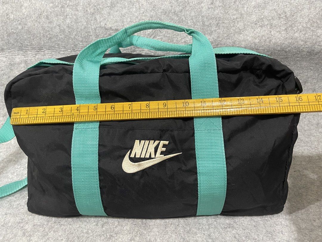 vintage nike (Category: Sling Bags) located in Calamba. Submitted by thriftingoverload (Listing ID 1466082491, Image 2). Description: plus shipping.