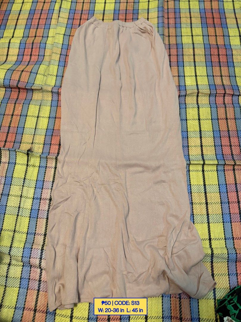 Vintage Pink Maxi Skirt (Category: Skirts) located in Baliuag. Submitted by from.linea (Listing ID 1466056372, Image 1). Description: W: 20-36 in L: 45 in.
