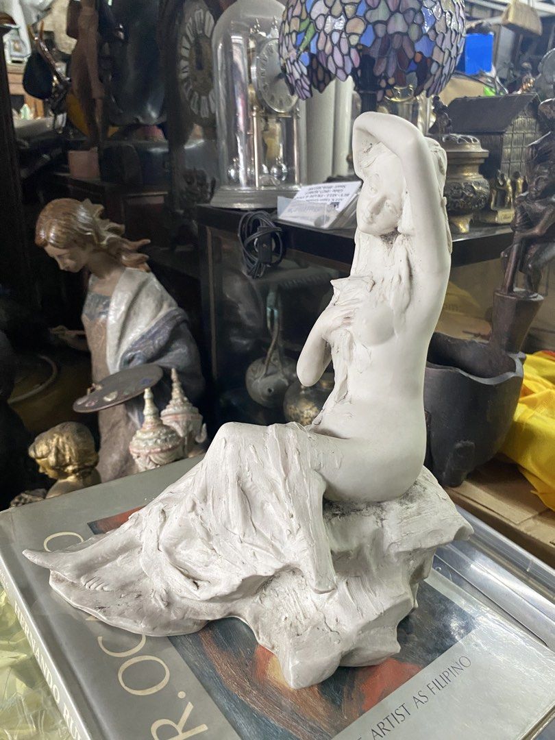 Vintage Porcelain Art (Category: Vintage Collectibles) located in Quezon City. Submitted by yumiramirez (Listing ID 1466024399, Image 2). Description: Vintage Porcelain Art.