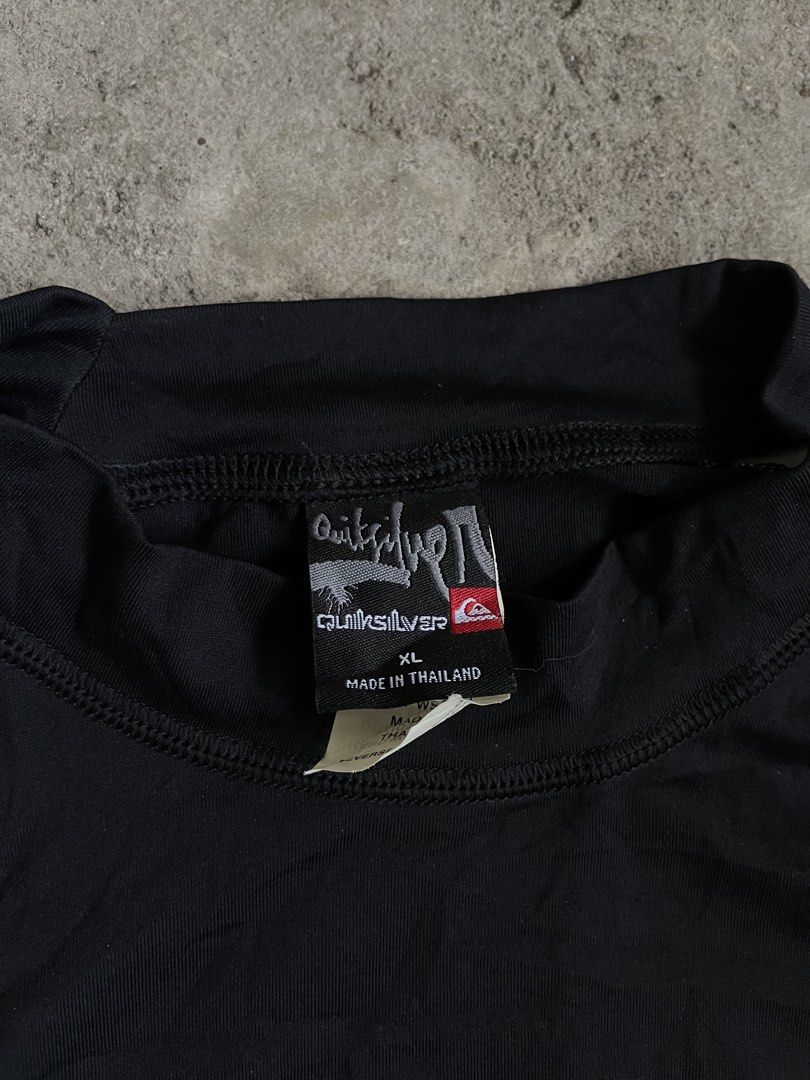 Vintage Quiksilver (Category: Longsleeves) located in Polomolok. Submitted by michaelorodio9504 (Listing ID 1466155231, Image 3). Description: Excellent Size Large 9.5/10 Color rate.
