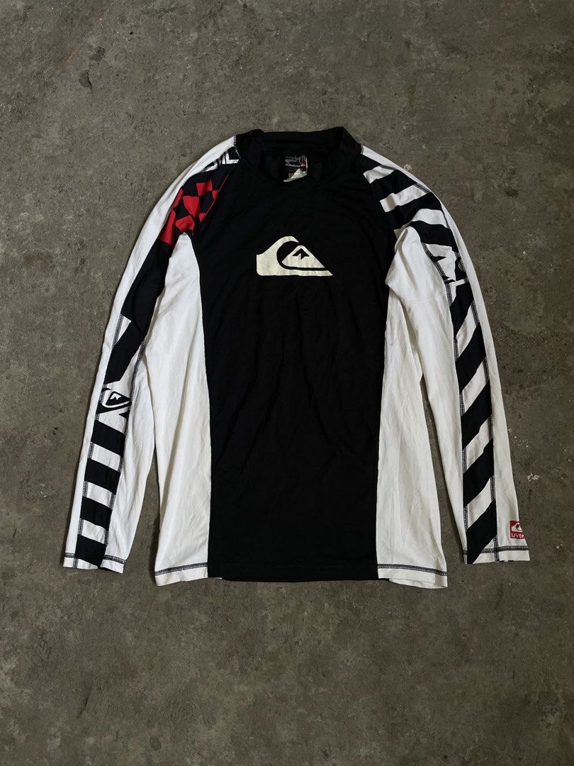 Vintage Quiksilver (Category: Longsleeves) located in Polomolok. Submitted by michaelorodio9504 (Listing ID 1466155231, Image 1). Description: Excellent Size Large 9.5/10 Color rate.
