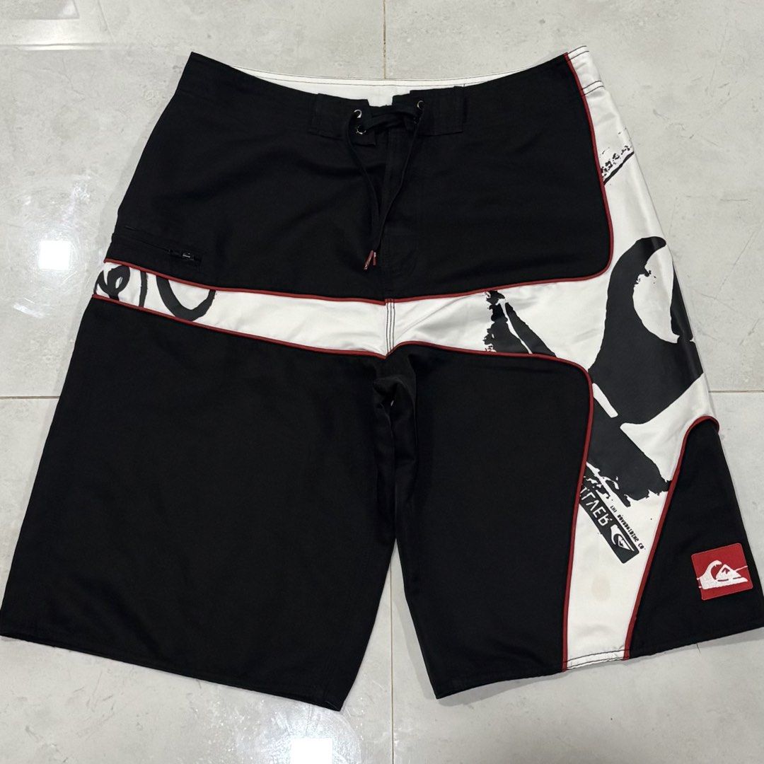 Vintage quiksilver boardshort (Category: Shorts) located in Cebu City. Submitted by florianmiral (Listing ID 1466128385, Image 1). Description: Vintage quiksilver boardshort Excellent condition 32 W 17.5 L 24.