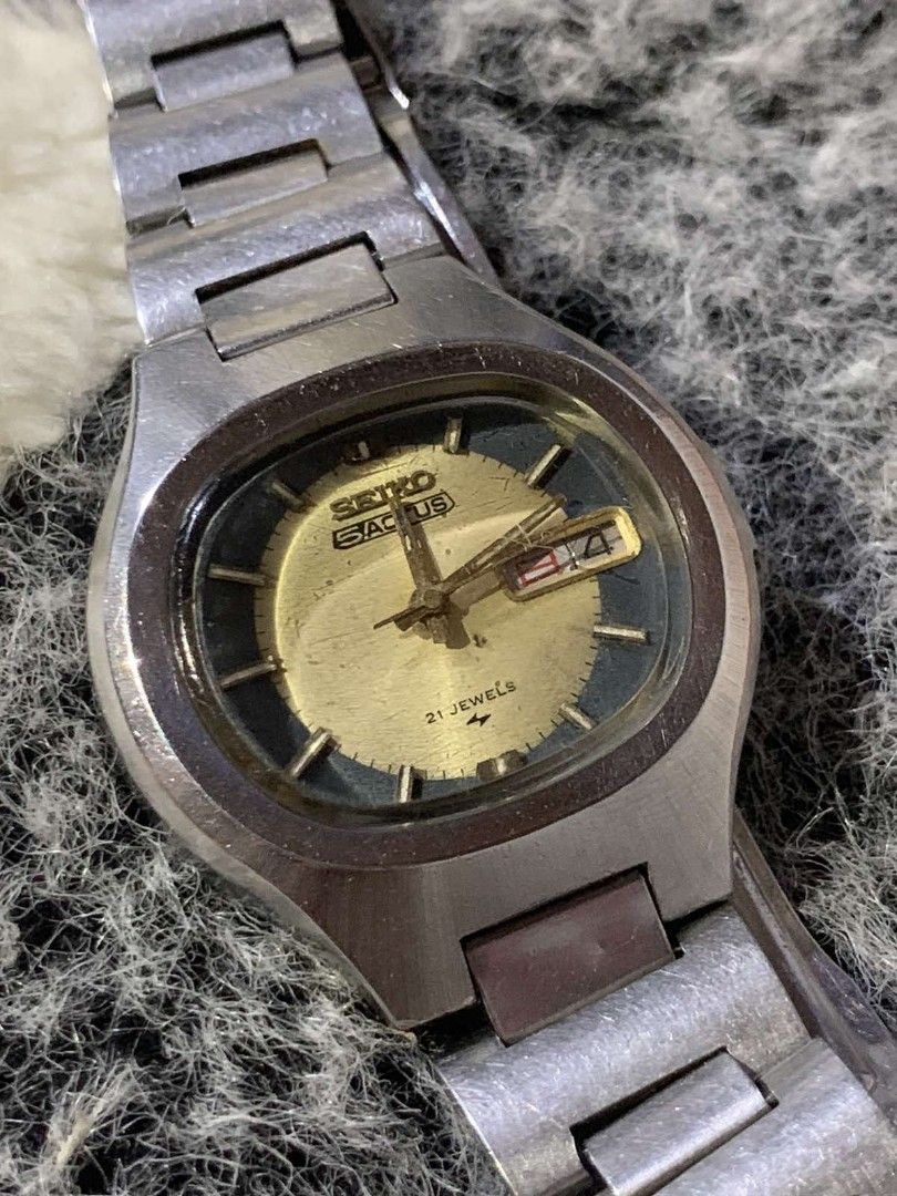 Vintage Seiko Actus (Category: Men's Watches) located in Cebu City. Submitted by vj_timepieces (Listing ID 1466000754, Image 2). Description: good conditiom working condition.