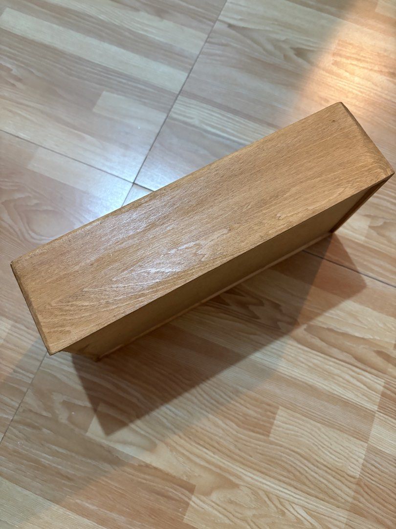 Vintage Tissue Holder (Category: Other Home Decor) located in Calamba. Submitted by jelliaes (Listing ID 1465963626, Image 2). Description: No flaws.