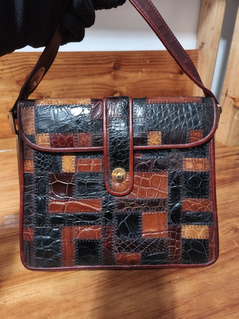 Vintage turtle and crocodile patchwork bag (Category: Shoulder Bags) located in Baguio. Submitted by queenlyne_vintage_rare_finds (Listing ID 1465973504, Image 2). Description: .