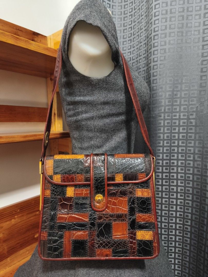 Vintage turtle and crocodile patchwork bag (Category: Shoulder Bags) located in Baguio. Submitted by queenlyne_vintage_rare_finds (Listing ID 1465973504, Image 1). Description: .