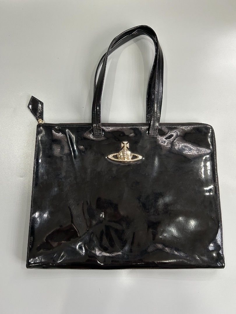Vivienne westwood bag (Category: Tote Bags) located in Santa Rosa. Submitted by _ba_mo_si_ (Listing ID 1466030078, Image 2). Description: Bag only Plus sf.