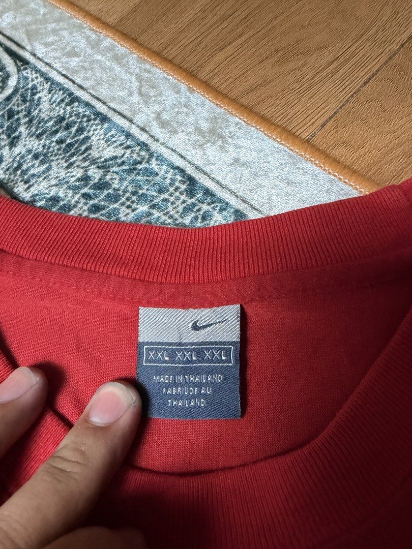Vntg shirt (Category: Activewear) located in Candelaria. Submitted by ballerthrift796 (Listing ID 1466062509, Image 3). Description: Vntg nike mid swoosh No issue Washble dirt W-23 L-29.