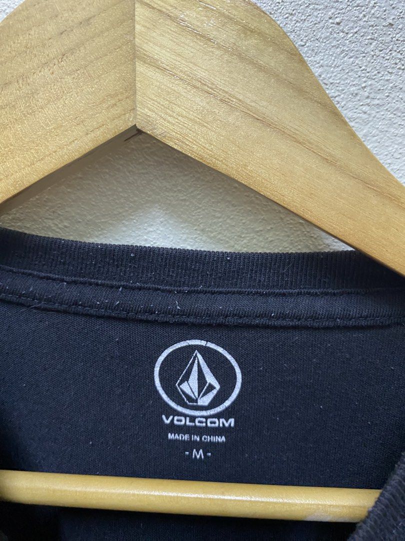 Volcom (Category: Activewear) located in Kota Bharu. Submitted by arifiiskandar (Listing ID 1466096063, Image 3). Description: P 19/27 KONDISI 8.5/10.