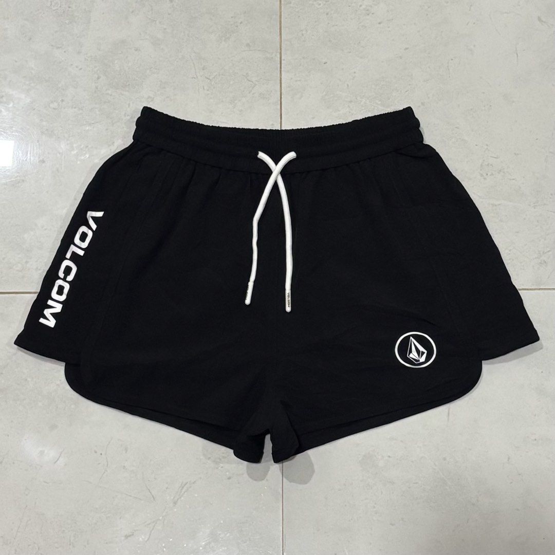 Volcom boardshort (Category: Shorts) located in Cebu City. Submitted by florianmiral (Listing ID 1466127231, Image 1). Description: Volcom boardshort Excellent condition XS W 12 L 12.