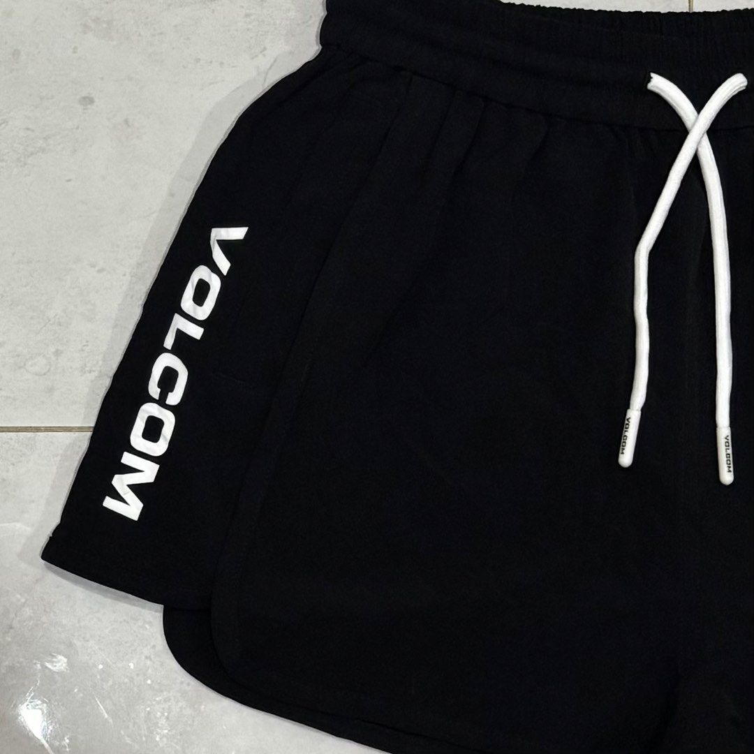 Volcom boardshort (Category: Shorts) located in Cebu City. Submitted by florianmiral (Listing ID 1466127231, Image 2). Description: Volcom boardshort Excellent condition XS W 12 L 12.
