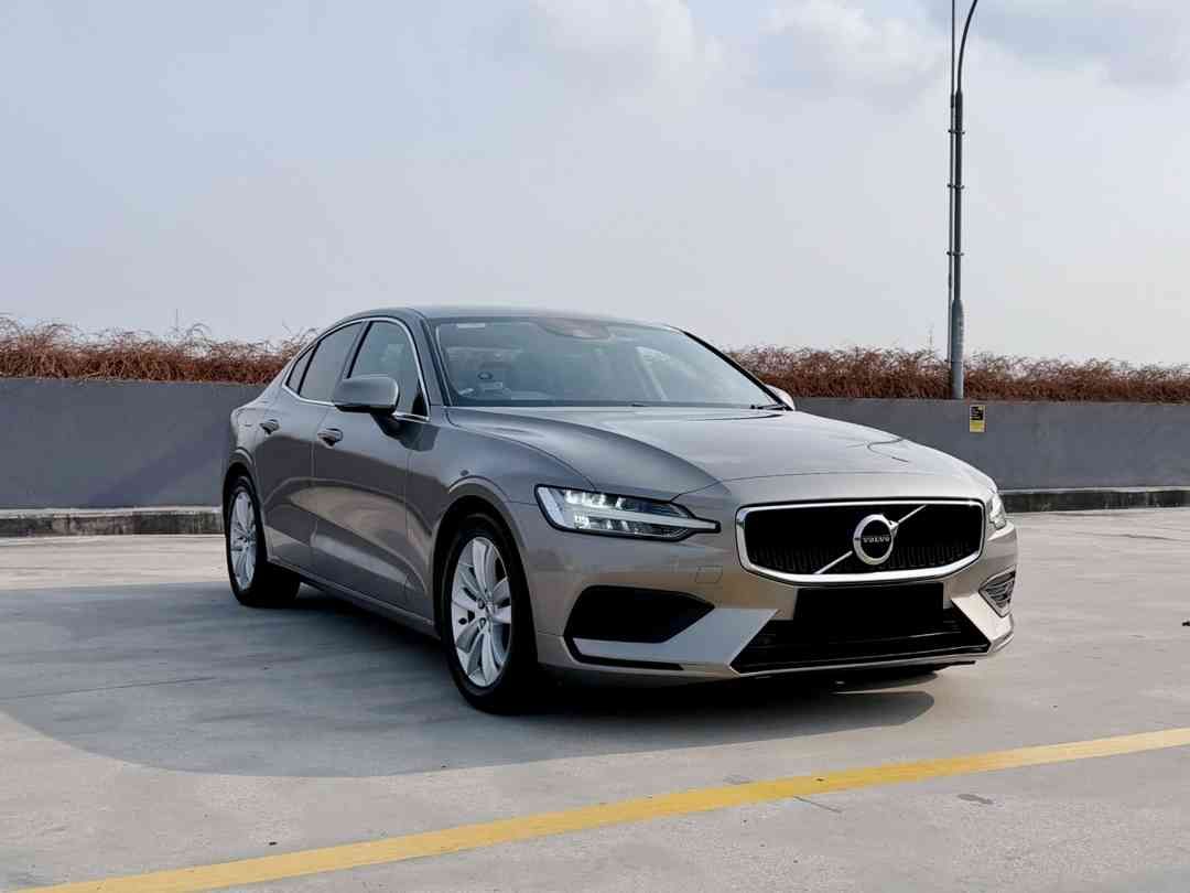 Volvo S60 T4 Momentum (A) (Category: Used Cars) located in Singapore. Submitted by cartimesautomobile (Listing ID 1466035584, Image 1). Description: Each vehicle in our Certified Pre-Owned Collection undergoes a full 120-point mechanical inspection and complete cosmetic refresh so you can drive away with total confidence. Extended warranty plans running right up to the end of COE is available too! Reach out to our friendly advisors to book your t