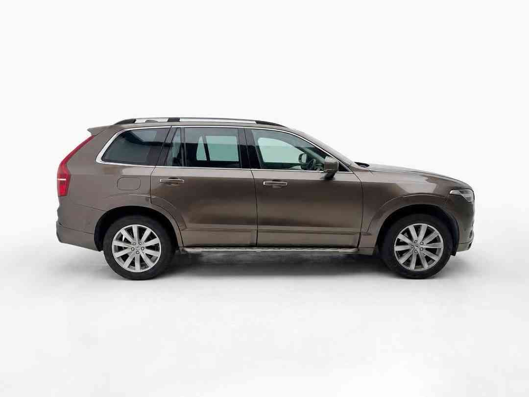 Volvo XC90 T5 Momentum 7-Seater (A) (Category: Used Cars) located in Singapore. Submitted by vincar_pre-owned (Listing ID 1466069198, Image 2). Description: Spacious 7 seater SUV! Huge interior cabin space with comfort and style! Pristine condition inside out. Flawless condition! This XC90 appeals to those looking for a stylish, safe, and versatile luxury SUV. You can be guaranteed with Volvo renowned safety innovations and its well-appointed wit