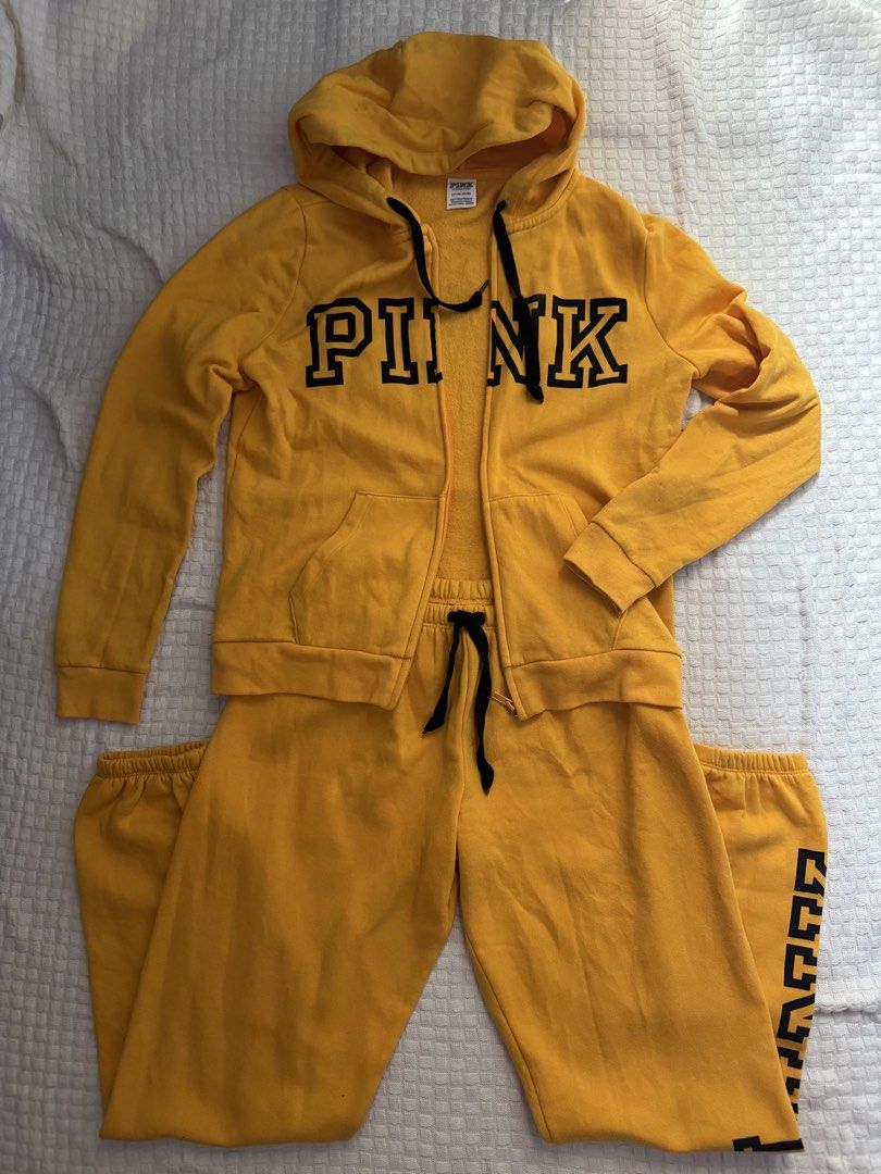 VS Pink set (Category: Sets or Coordinates) located in Los Banos. Submitted by fashionplate02 (Listing ID 1466134600, Image 1). Description: .
