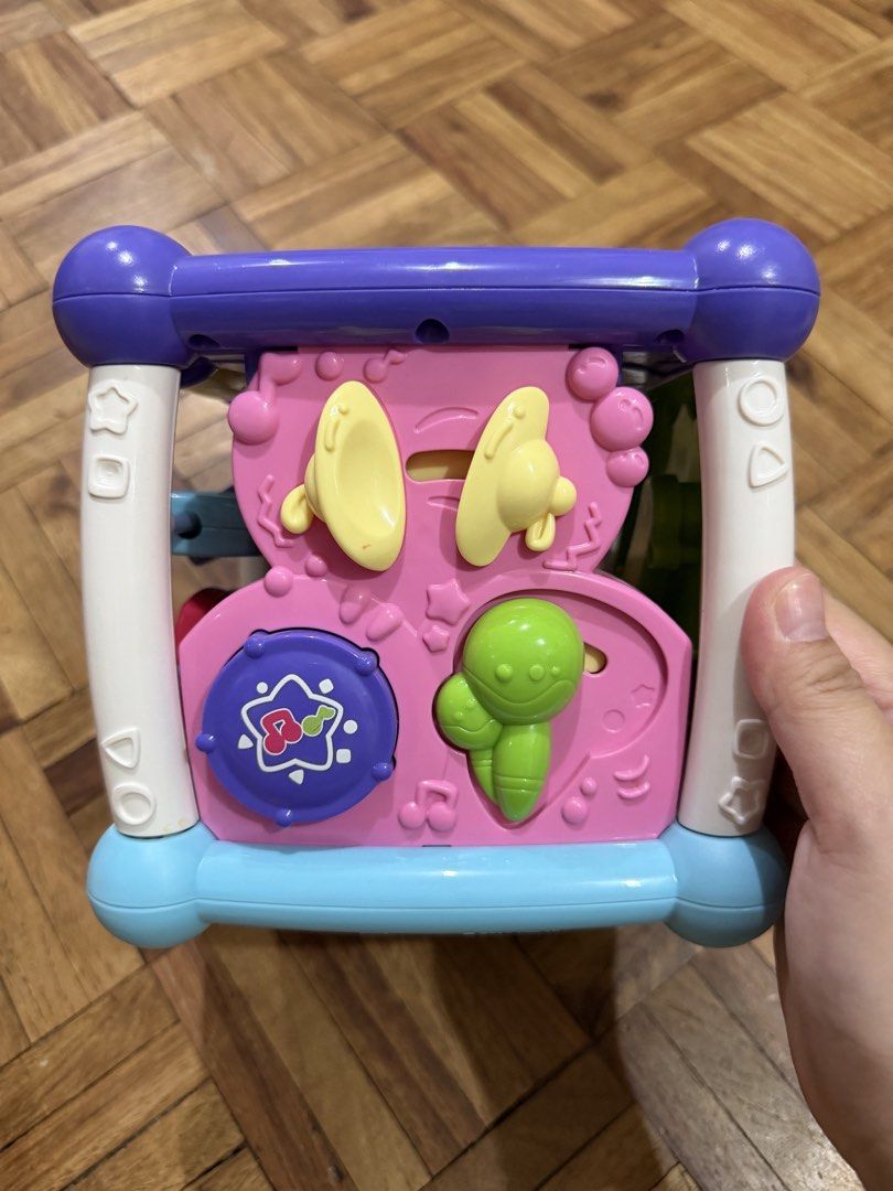 Vtech Busy Learners Activity Cube (Category: Educational & Learning Toys) located in Manila. Submitted by preloved_new_forsale (Listing ID 1466024865, Image 2). Description: .
