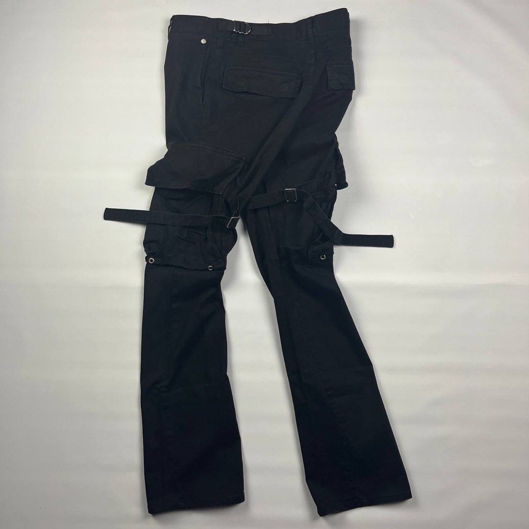 Vuja De - Flared Cargo Pants 2.0 (Category: Jeans) located in Puerto Princesa. Submitted by something___. (Listing ID 1466061814, Image 2). Description: Vuja De - Flared Cargo Pants 2.0 Tagged Size: Small Dimensions Length: 41 Waist: 30 Leg Opening: 8 Condition: Excellent Color rate: 9.3 Flaws: Gently used .