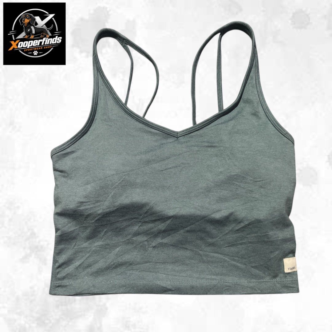 Vuori halo performance crop top small (Category: Activewear) located in Iba. Submitted by xooperfindslb (Listing ID 1466099571, Image 1). Description: Vuori halo performance crop top Smoke blue ( not sure sa exact color code) small Issue : unstitched seam sa likod part Offer if interested.