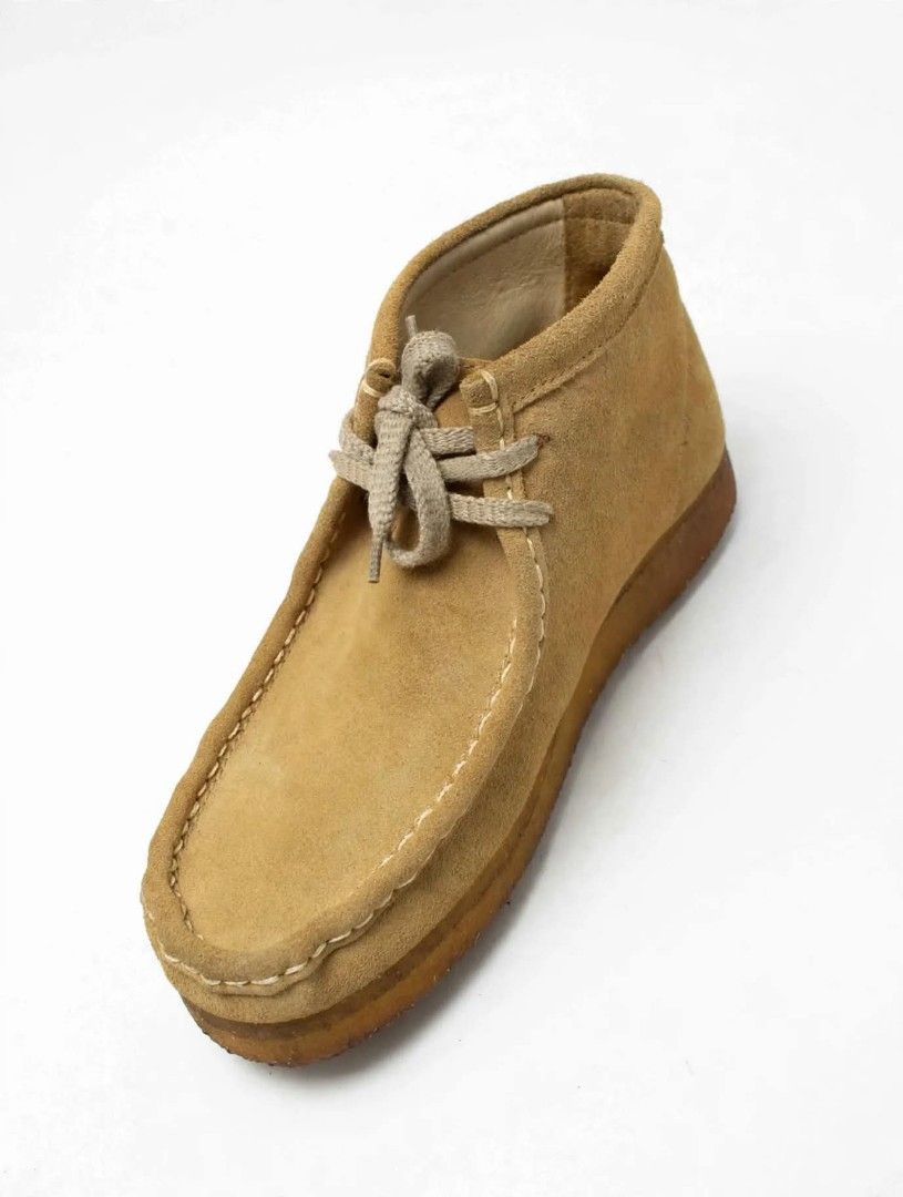 WALLABES SHOES (Category: Casual Shoes) located in Manila. Submitted by drip2thrift___ (Listing ID 1466094756, Image 2). Description: SIZE 42 9/10 COLOR AND CONDITION RATE QC PAYATAS B LOCATION.