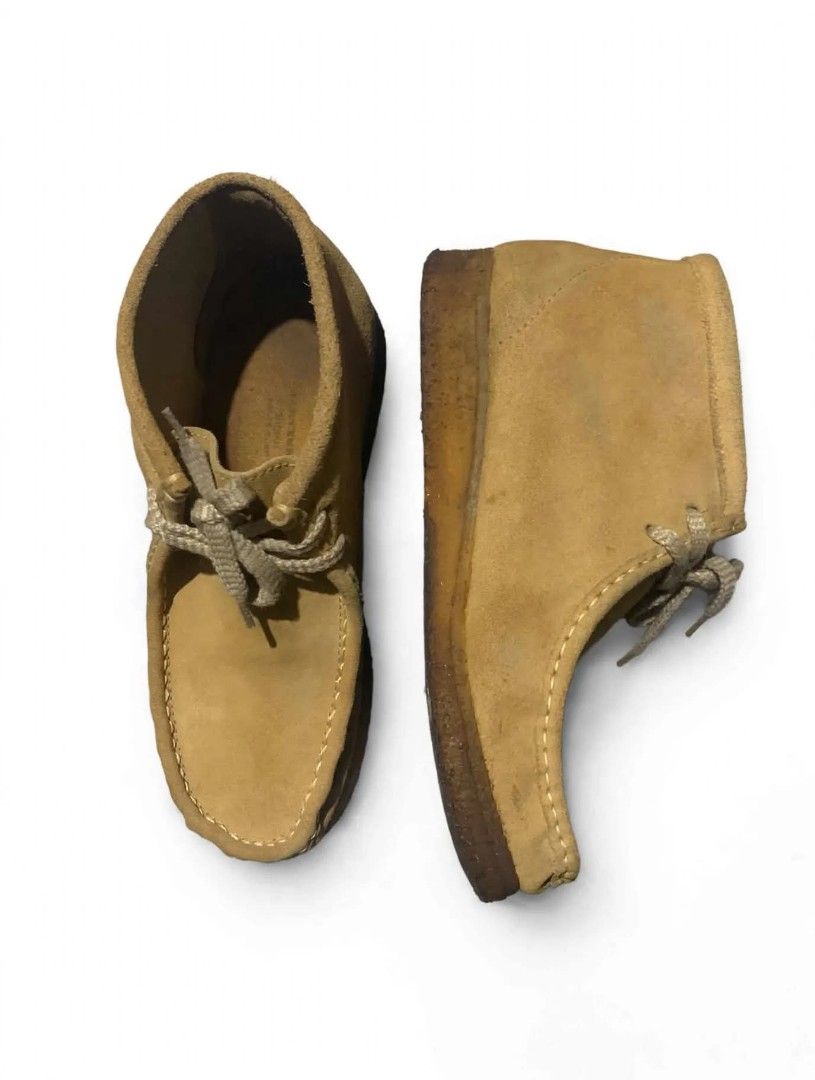 WALLABES SHOES (Category: Casual Shoes) located in Manila. Submitted by drip2thrift___ (Listing ID 1466094756, Image 3). Description: SIZE 42 9/10 COLOR AND CONDITION RATE QC PAYATAS B LOCATION.