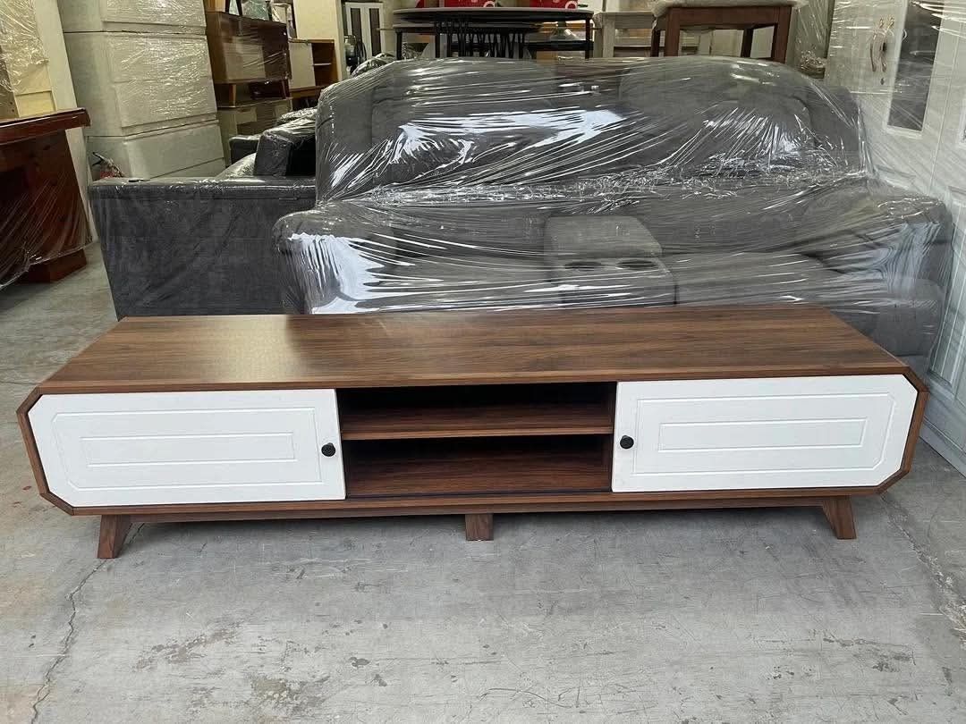 Walnut Tv Rack Tv Table Stand (Category: TV Consoles) located in Marikina City. Submitted by marcobarbado.cloud (Listing ID 1466085110, Image 1). Description: .