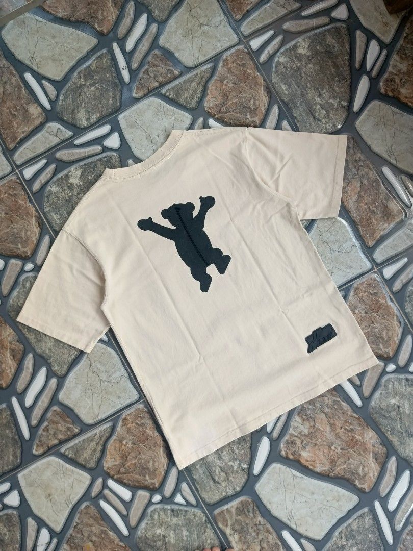 Well done bear T-shirt (Category: Activewear) located in Baggao. Submitted by thriftislife123 (Listing ID 1466036375, Image 3). Description: w:20 l:26 issue:ang kapal ganda sa personal off/legit pm for more details.