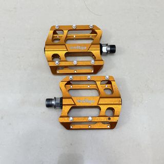 （分類：）位於 。 由 christocross 提交（商品編號 1466122309，圖片 1）。簡介： 。