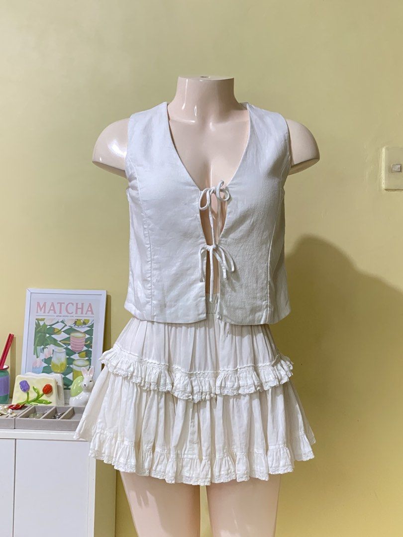 WHITE LINEN VEST FRONT-TIE TOP (Category: Others Tops) located in Dasmarinas. Submitted by hannah.oakph (Listing ID 1466026149, Image 2). Description: .