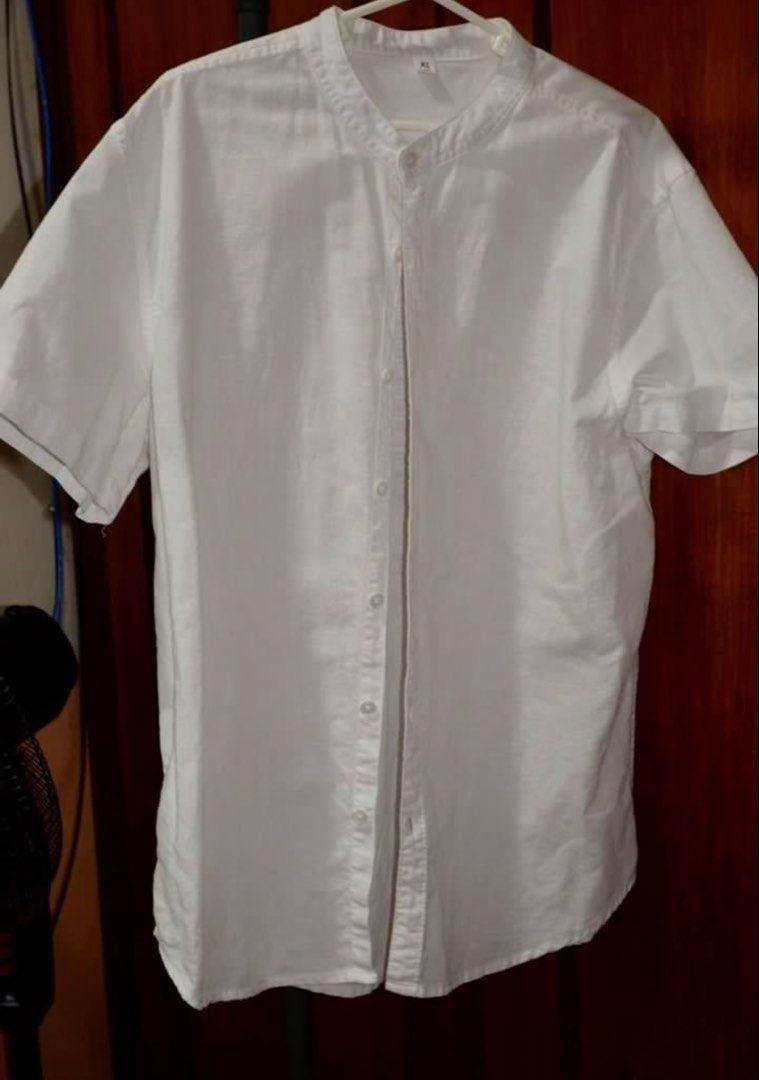 White Mandarin Collar Short Sleeve Shirt XL (Category: Tshirts & Polo Shirts ) located in Legazpi City. Submitted by gelo_tol (Listing ID 1466104607, Image 3). Description: FIRM PRICE of 250 rarely been used can ask for more pics js dm me can also vid call or meet up legazpi or daraga has small circle rust stains, but im selling it because di na sakin fit.
