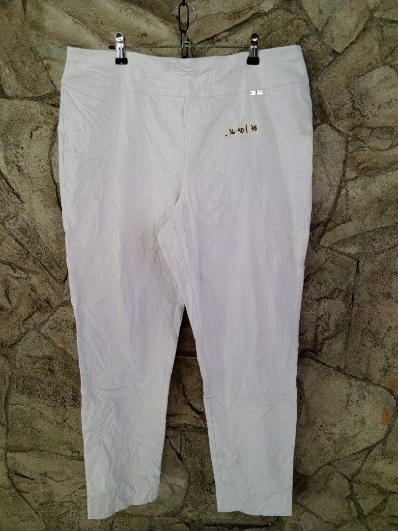 White Trousers Bundle Set (Category: Sets or Coordinates) located in Orani. Submitted by thriftniea (Listing ID 1466043693, Image 1). Description: BUNDLE OF 3 WHITE PANTS ₱500 ONLY SIZE INDICATED LOC: BATAAN.