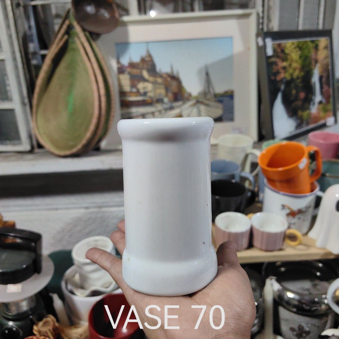White Vase ceramic (Category: Vases & Decorative Bowls) located in Calamba. Submitted by princesspauliney. (Listing ID 1466106980, Image 1). Description: +30 for packaging Calamba laguna Shoppee check out Jnt direct courier First to pay basis.